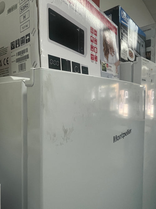 Montpellier MNF167EW - White Freestanding 50/50 Frost Free Fridge Freezer - E energy - Display