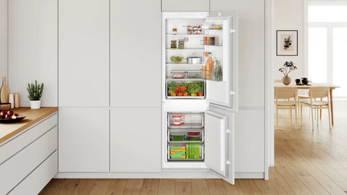 Bosch Series 2 KIN86NSE0G - Integrated 60/40 Frost Free Fridge Freezer - E energy