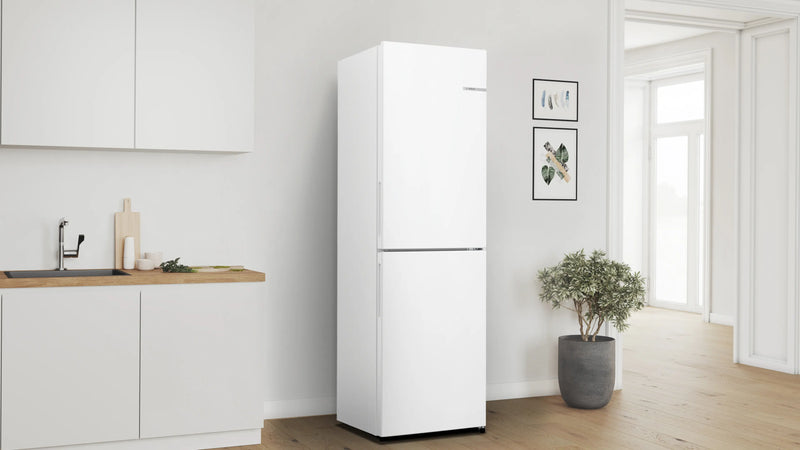 Bosch Series 2 KGN27NWEAG - White Freestanding Frost Free Fridge Freezer - E energy