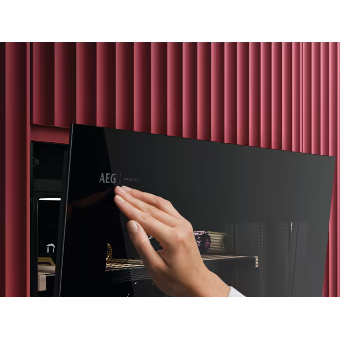 AEG NKW8P21KAB - Black 18 Bottle Wine Cooler - 45cm Integrated