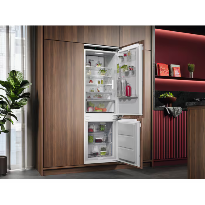 AEG OSC7C181DF - White Integrated Fridge Freezer - 182L + 62L - D Energy