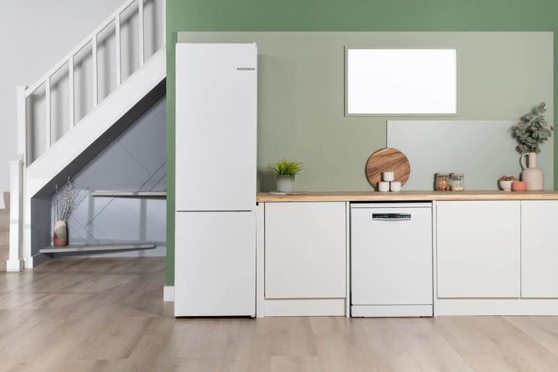 Bosch Series 4 KGN392WDFG - White Freestanding 70/30 Frost Free Fridge Freezer - D energy