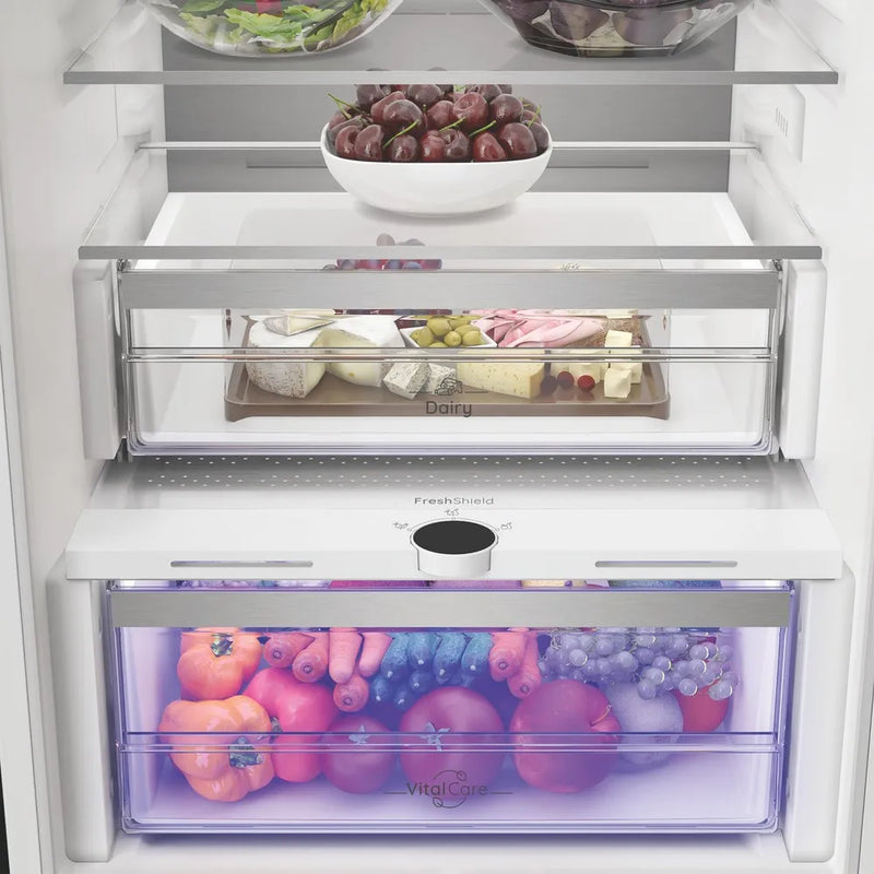 Hotpoint HPK2 5293 B5UK - Zinc Metal 70/30 Integrated Fridge Freezer - 270L - D Energy