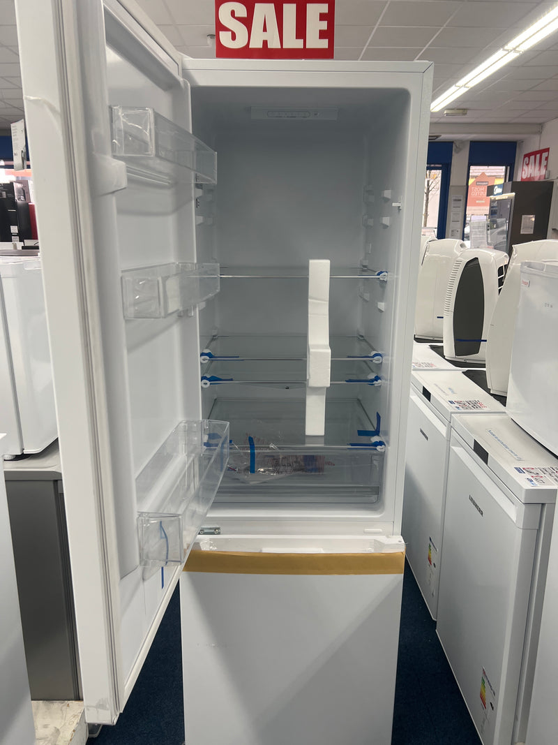 Indesit INKS 8261 W4UK - White Fridge Freezer - 262L - E Energy - Unboxed