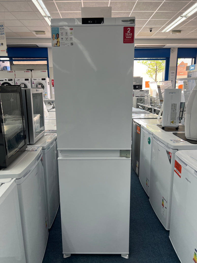 Montpellier MIFF550FF - White Integrated Frost Free Fridge Freezer - 230 Litres - Energy Rating E - Unboxed