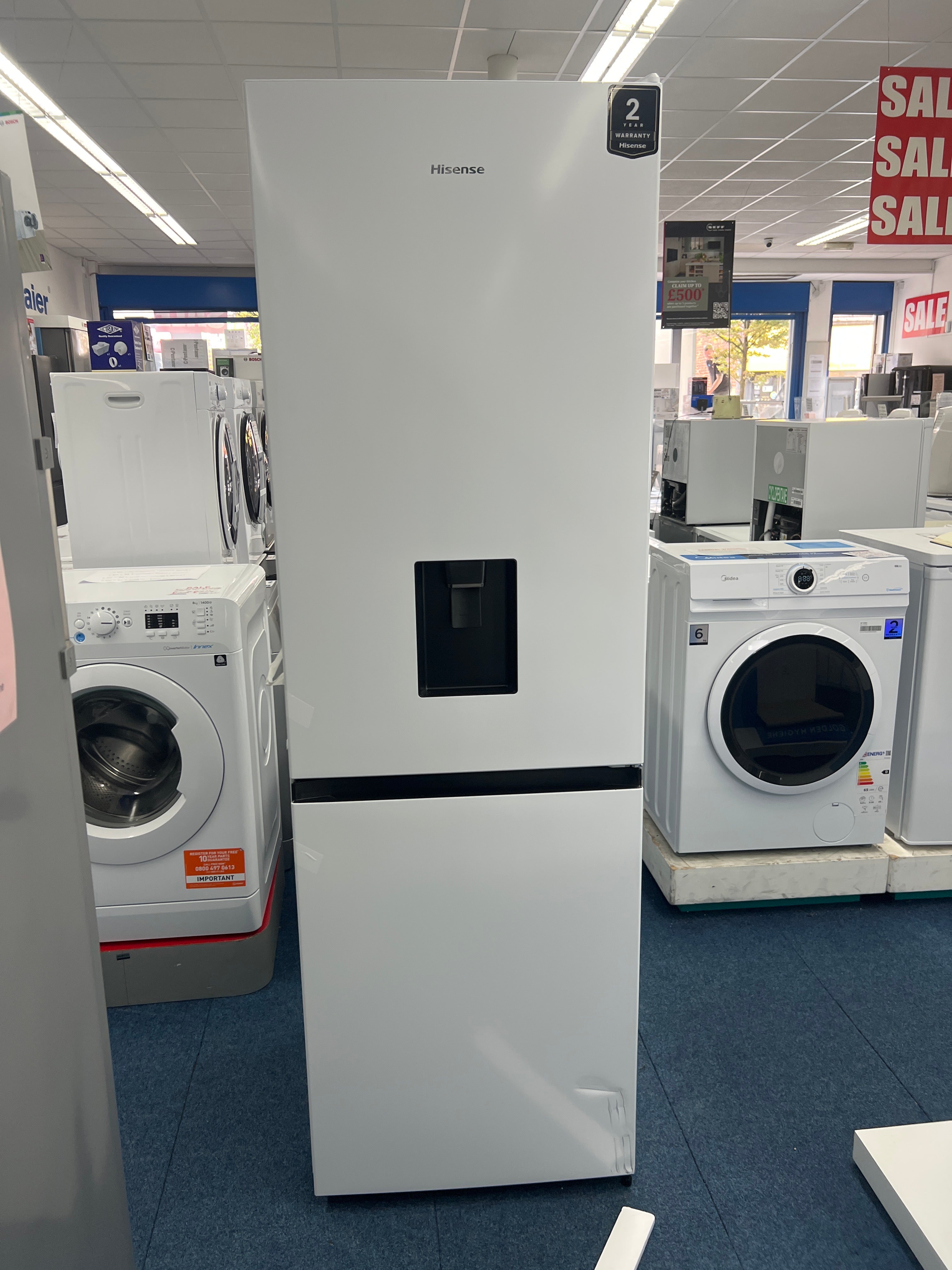 Hisense RB390N4WWE - White Fridge Freezer - 304L - E Energy