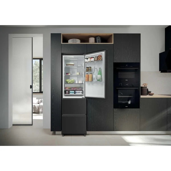 Haier HTR3518ENMTK - Black Fridge Freezer - 303L Total No Frost