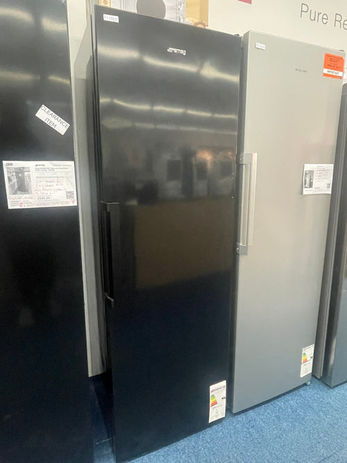 Smeg UKFS18EV2HB - Black Larder Auto Defrost Fridge - E energy - Display