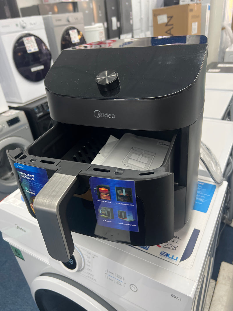 Midea MAF112B0BPKW - Black 11L Two-zone Air Fryer - 1900W - B energy - Unboxed