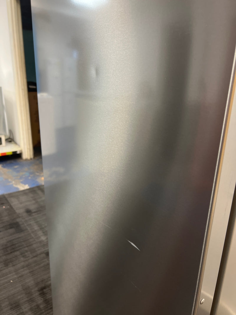 Smeg UKFS18EV2HX - Stainless steel Freestanding Auto Defrost Fridge - E energy - Unboxed