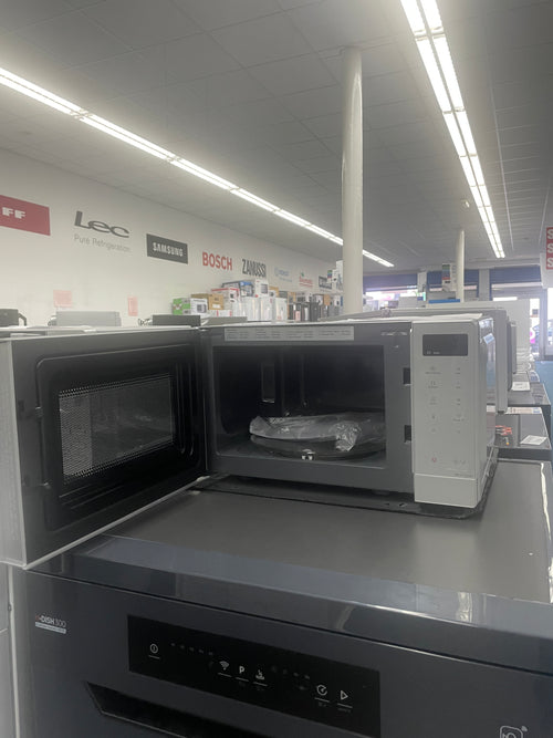 Panasonic NN-ST23QMBPQ - Silver 20L Microwave - 800W - Display