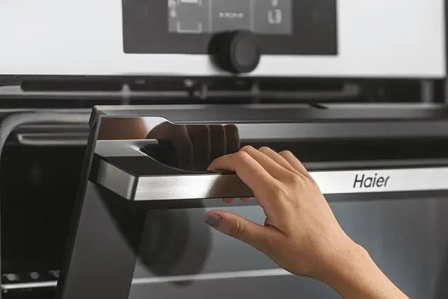 Haier HWO60SM2F9XH Series 2 - Stainless Steel Single Oven - 68L Capacity - Wifi Connected - A+ Energy Rating - DISPLAY