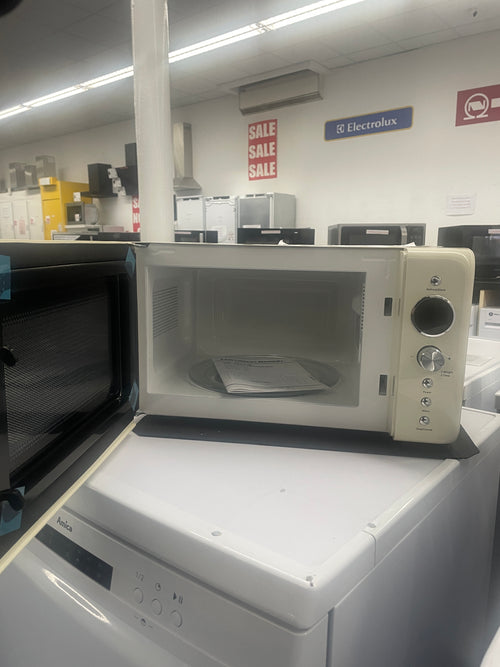 Hamilton Beach HB70H20C Cream Microwave - Display
