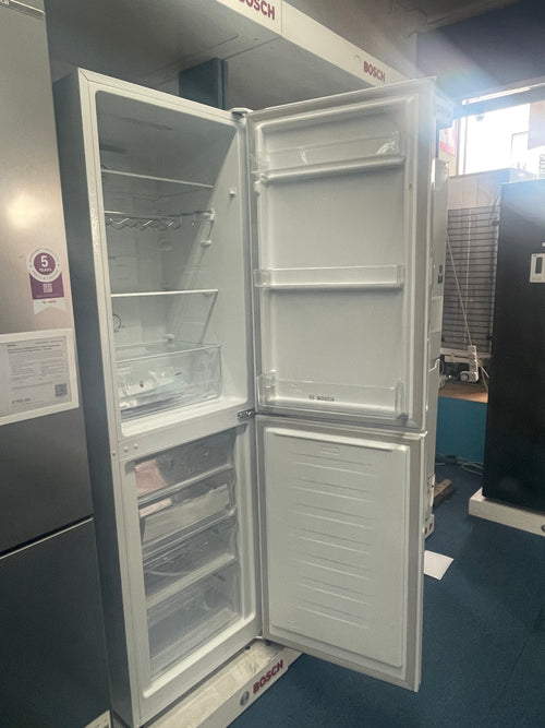 Bosch Series 2 KGN27NWEAG - White Freestanding Frost Free Fridge Freezer - E energy - Display