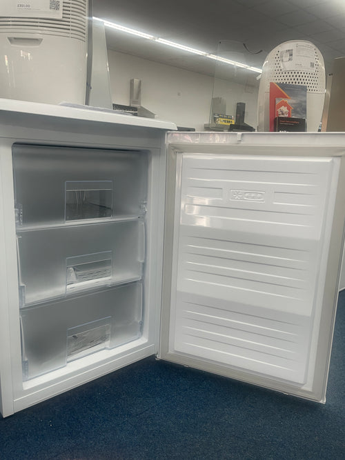 Hotpoint H55Z1 112W UK - White Under Counter Freezer - 95L Capacity - E Energy - Display