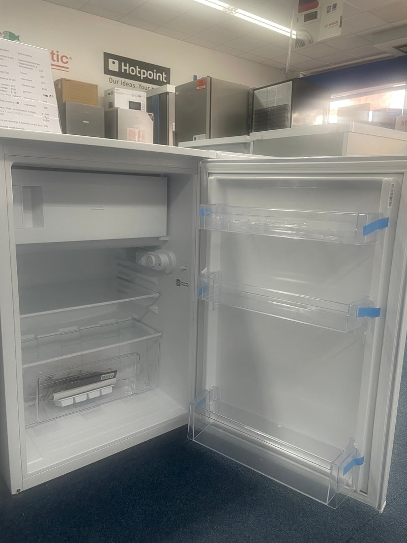Hotpoint H55VM 1120 W UK - White Under Counter Auto Defrost Fridge - E energy - Display