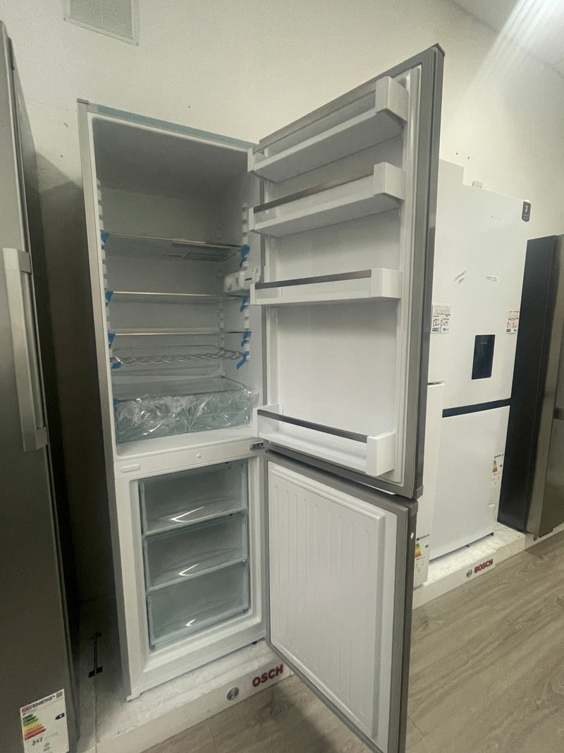 Liebherr CUELE3331 - Silver Freestanding 60/40 Fridge Freezer - E energy - Display