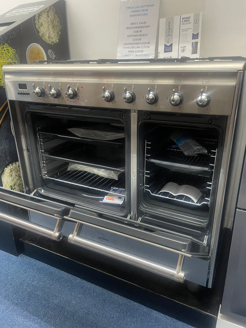 Smeg SCB92MX8 - Stainless Steel 90cm Dual Fuel Range Cooker - 70L + 35L - A Rated - Display