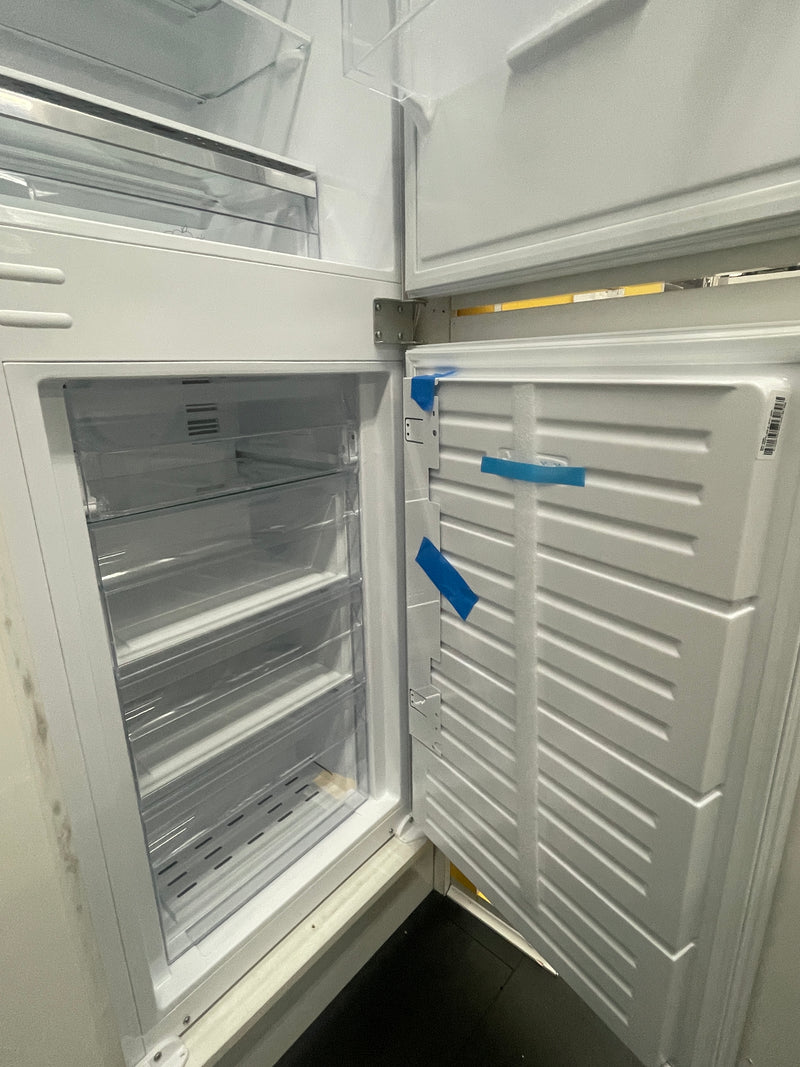 Hotpoint HBC18 5050 F2 - White Integrated 50/50 Frost Free Fridge Freezer - E energy - Display