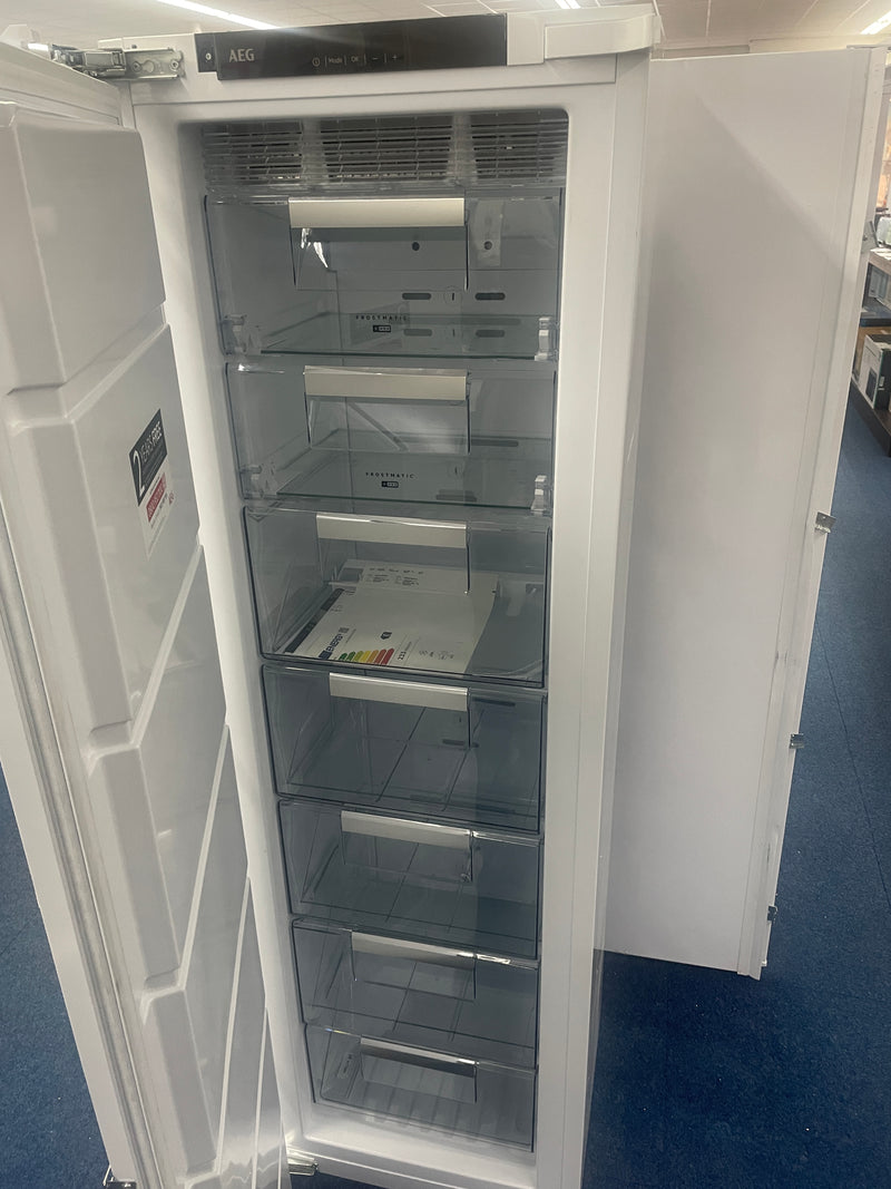 AEG ABK818E6NC - Integrated Frost Free Freezer - E energy - Display