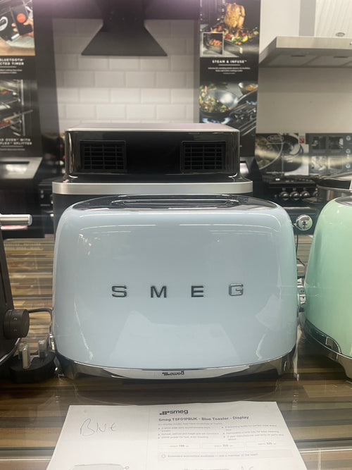 Smeg TSF01PBUK - Blue Toaster - Display