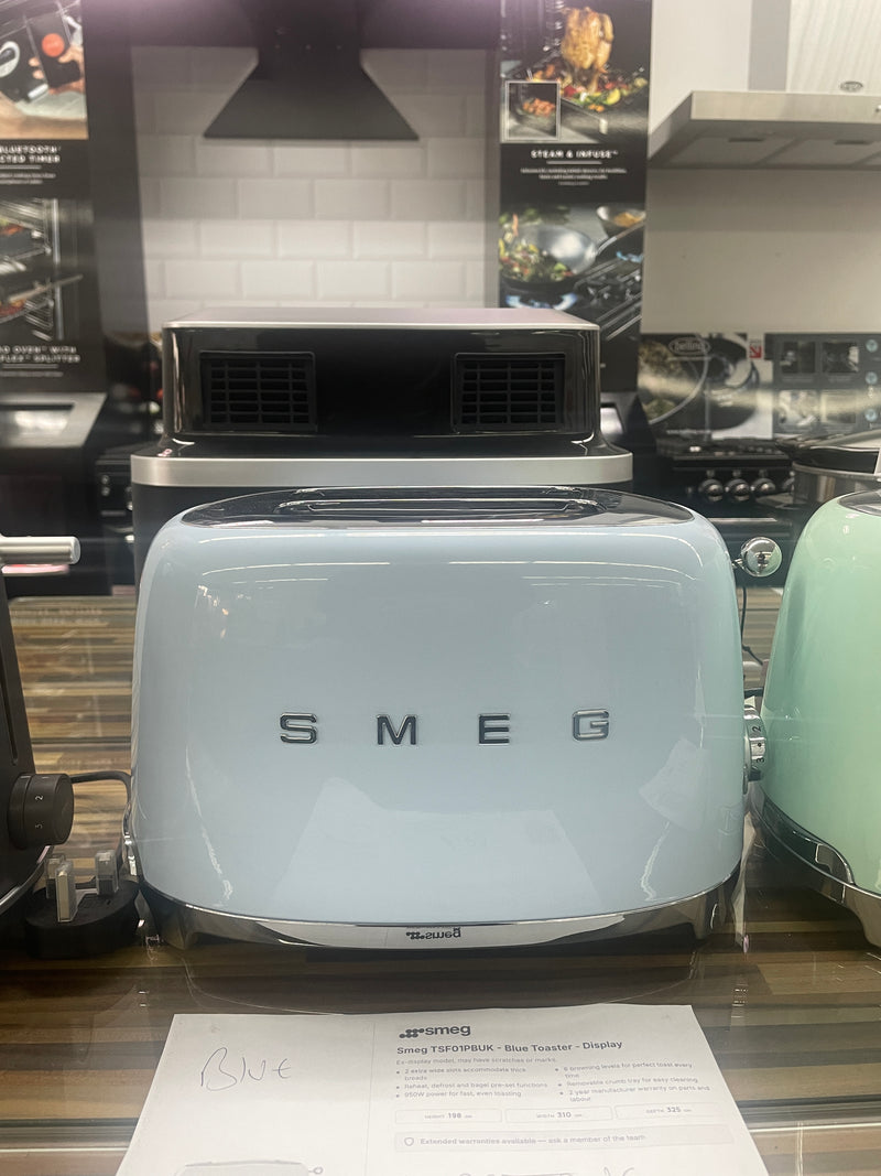 Smeg TSF01PBUK - Blue Toaster - Display