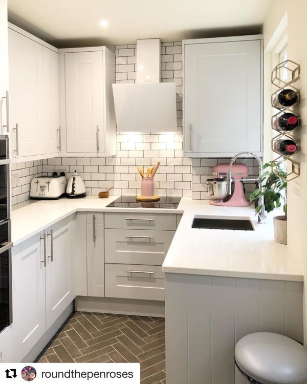 Faber Tweet EG8 LED WH A55- White Glass Wall Mounted Extractor - 55cm - C Energy Rating