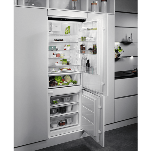 AEG NSC7G751ES - Integrated 70/30 Frost Free Fridge Freezer - E energy