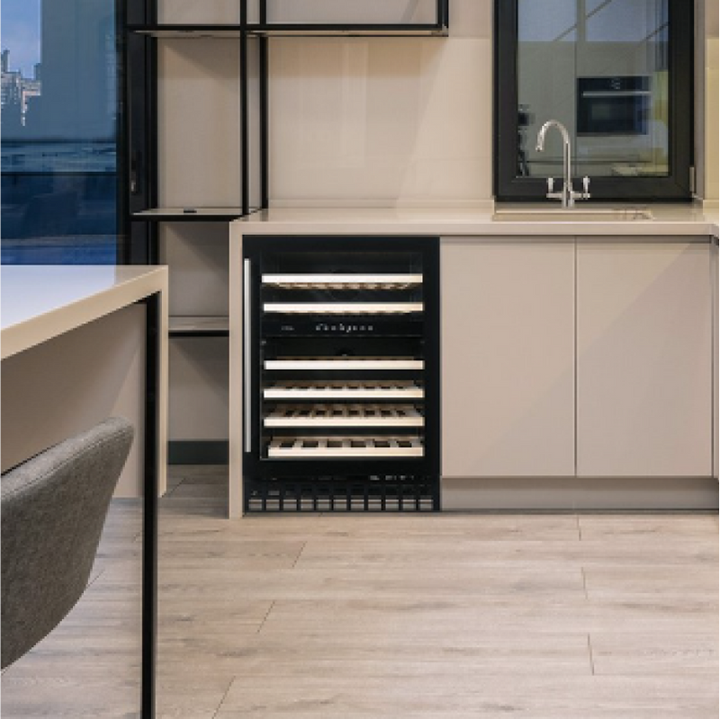 CDA CFWC604BL - Black 46 Bottle Capacity Wine Cooler - G energy