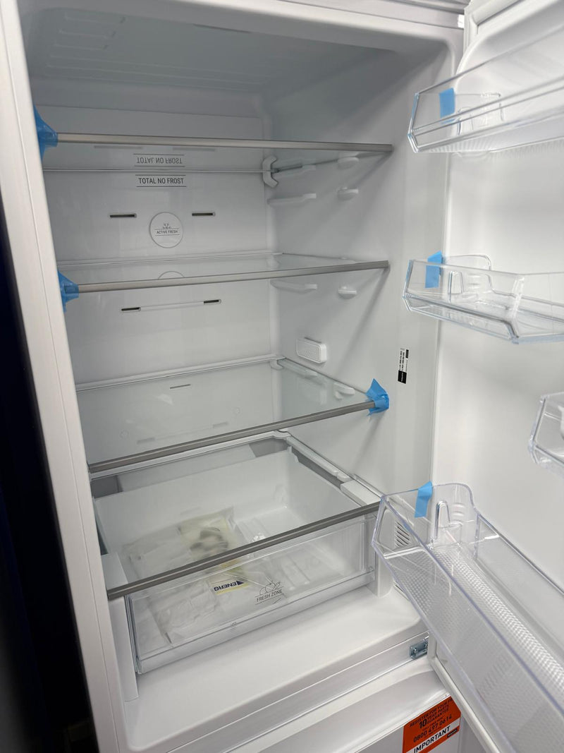 Hotpoint H5X 82O W - White Freestanding 70/30 Auto Defrost Fridge Freezer - E energy - Display