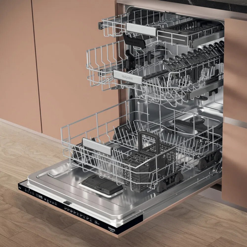 Hotpoint H8I HP42 L UK - Black Integrated Dishwasher - C energy - Display