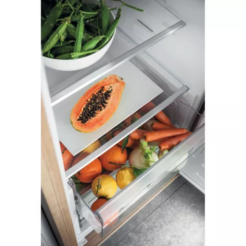 Hotpoint HSZ 18012 UK - White Integrated Low Frost Fridge - E energy