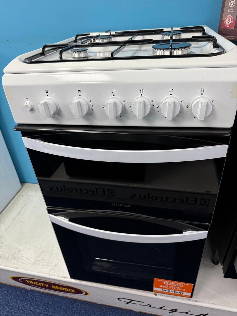 Indesit ID5G00KMW/UK - White 4 Zone Gas Cooker - A energy - Display