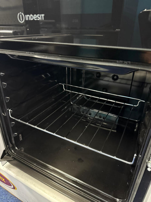 Indesit ID5G00KMW/UK - White 4 Zone Gas Cooker - A energy - Display