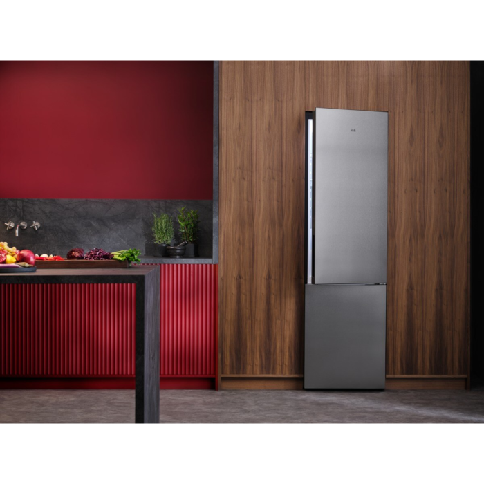 AEG ORC7P321DX - Silver Freestanding 70/30 Frost Free Fridge Freezer - D energy