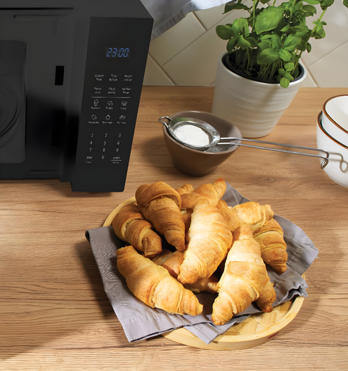 Hisense H25MOBS7HUK - Black Microwave Oven - 25L Capacity - 900W