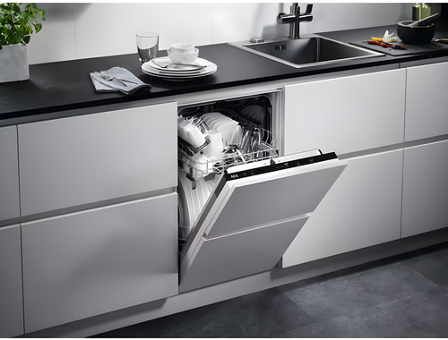 AEG FSE52407Z - Fully Integrated Slimline Dishwasher - 9 Place Settings - E Rated