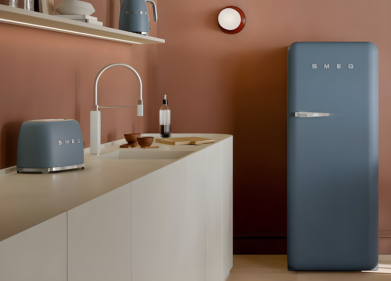SMEG MAF50BL - Black 50's Style Single Lever Mixer Tap - 360° Rotation