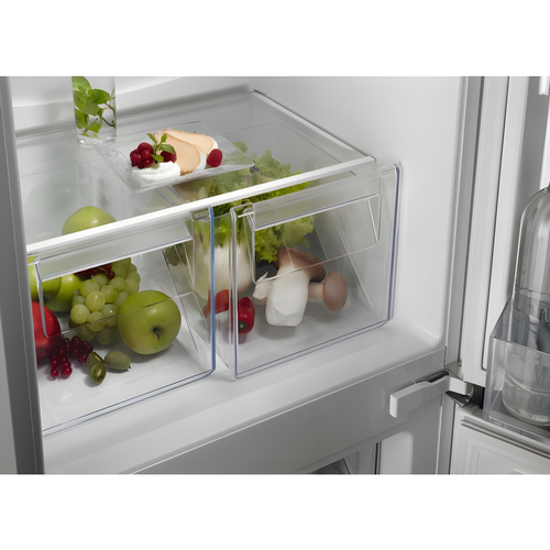 AEG NSC5S18ZES - White 70/30 Integrated Fridge Freezer - 271L - E Energy Rating