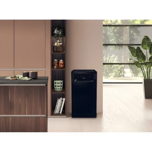 Hotpoint HP2FD10CS90BUK - Black Freestanding Slimline Dishwasher - 10 Place Settings - D Energy
