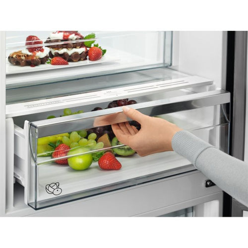 AEG RCB636E2MX - Stainless steel Freestanding Frost Free Fridge Freezer - E energy